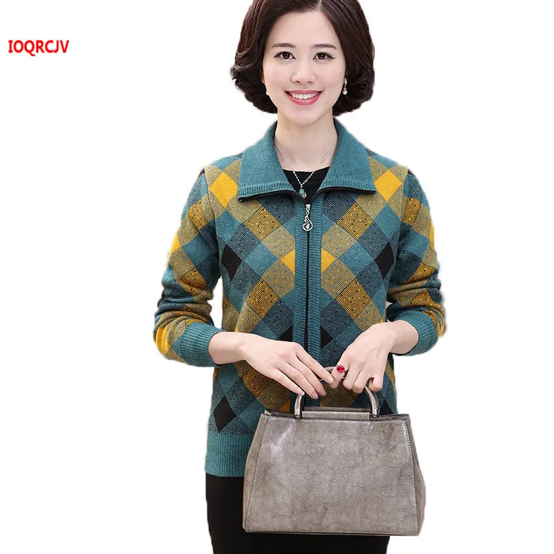 Зимнее теплое пальто для пожилых женщин клетчатый свитер с отложным воротником
