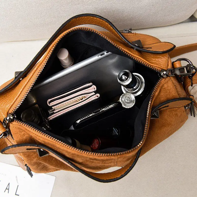 

Luxury Rivets handbags Women bags designer Women Single Shoulder package messenger bag Ladies Purses