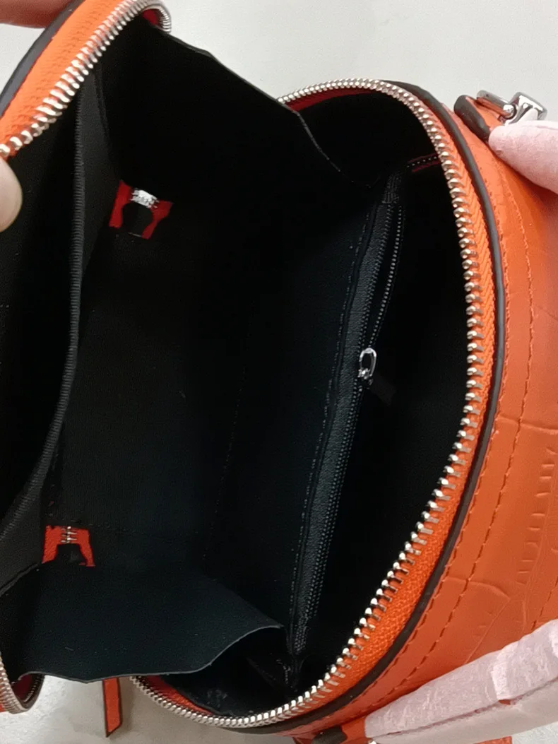 

Women's bag new 2021 fashion foreign style portable small round bag jaw fish pattern One Shoulder Messenger Bag