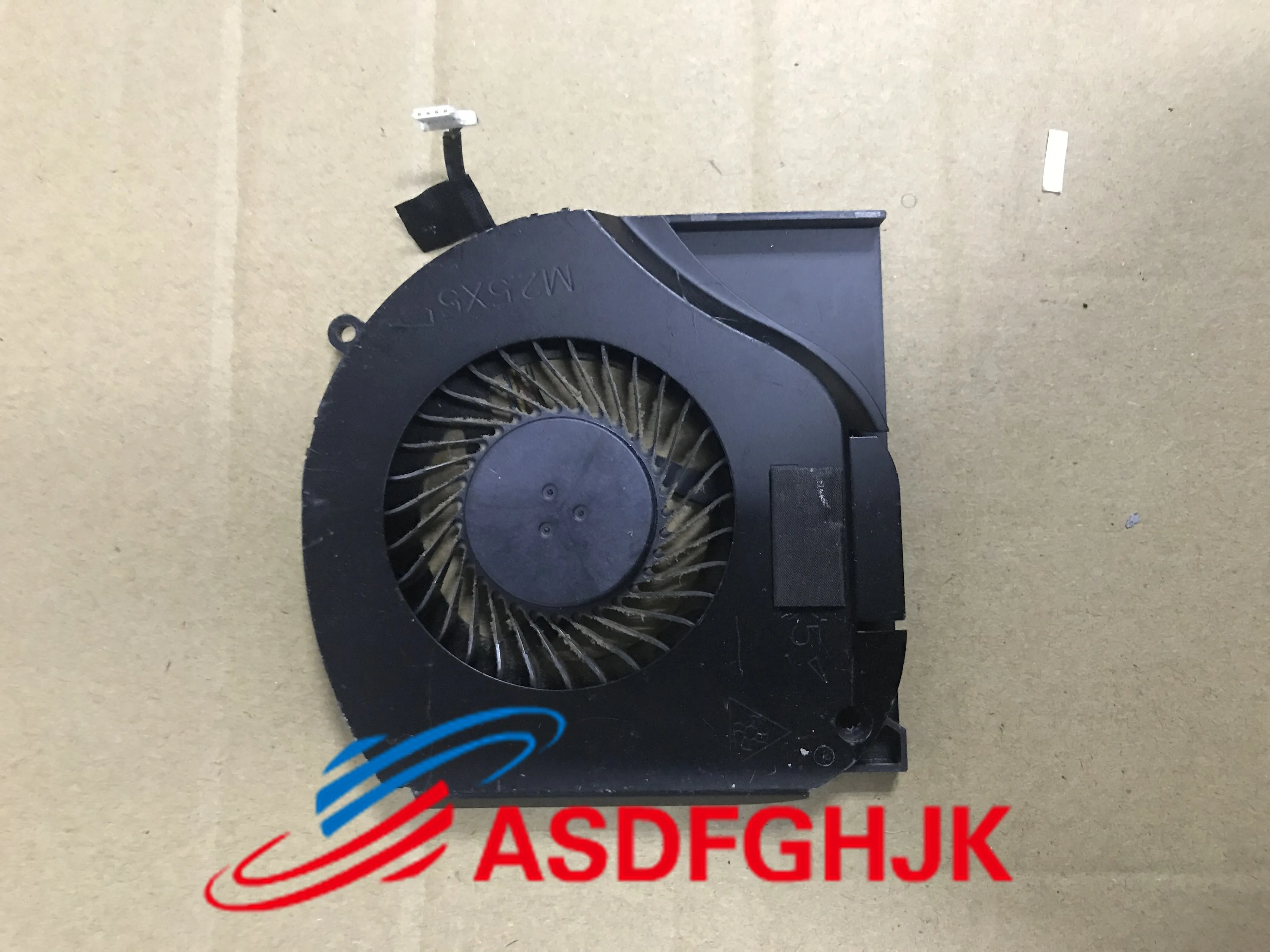 

Original Laptop CPU Fan for DELL Alienware 17 R4 R5 P31E DC28000IGS0 MG75090V1-C090-S9A 0V613M V613M