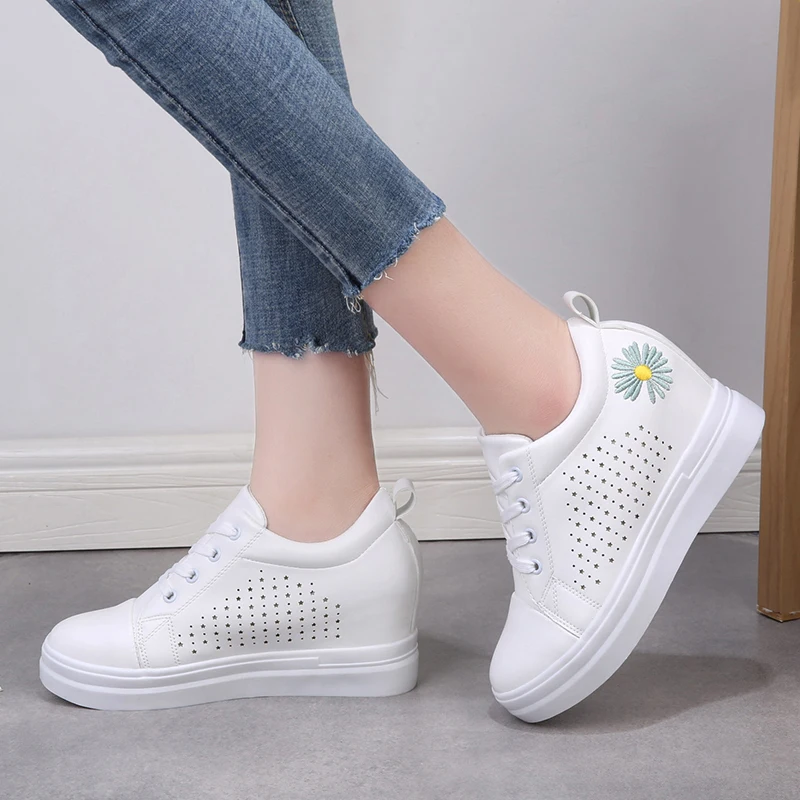 Повседневная обувь для женщин Лидер продаж Женская на скрытой танкетке Модная