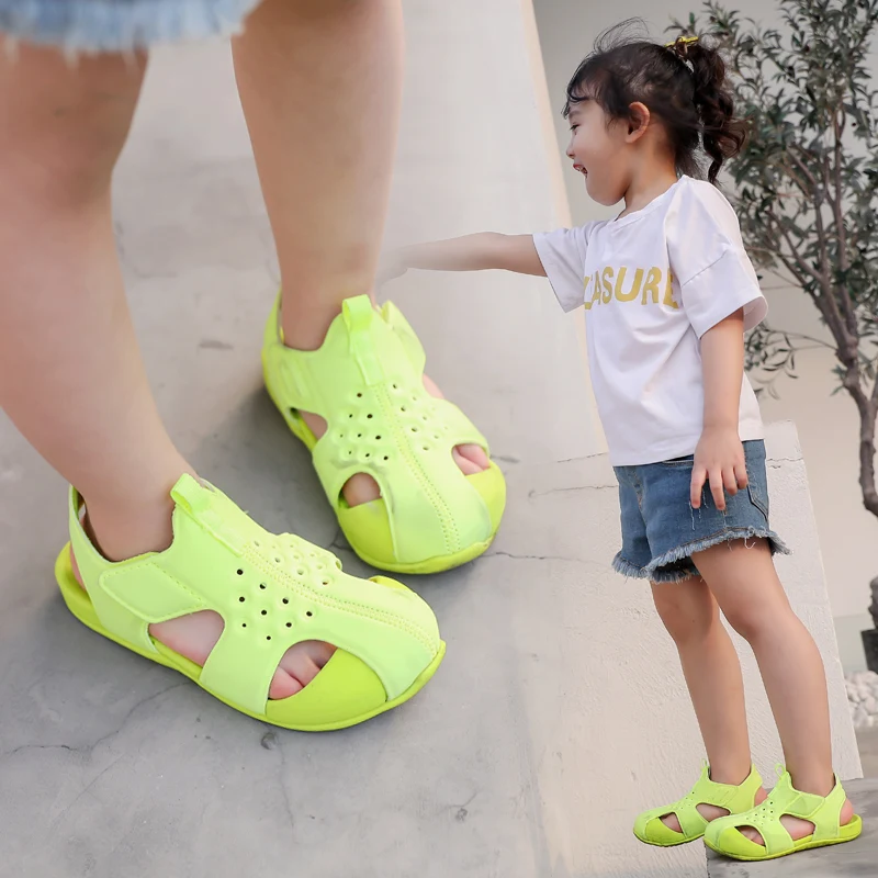 Детские разноцветные сандалии новинка 2020 Корейская летняя обувь для мальчиков
