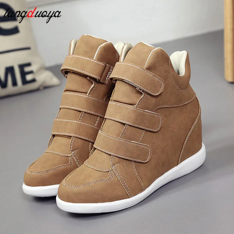 Женские высокие кроссовки на танкетке черные повседневные платформе обувь для