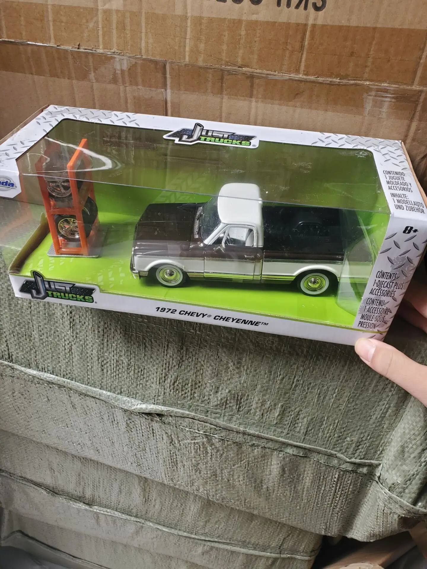 Литые модели автомобилей из сплава для Chevrolet 1/24 коллекция сувенирных украшений
