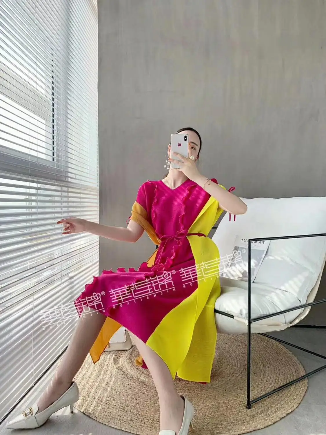 

HOT SELLING Miyake fashion fold patchwork Candy colors short sleeve v-neck loose lace up dress IN STOCK