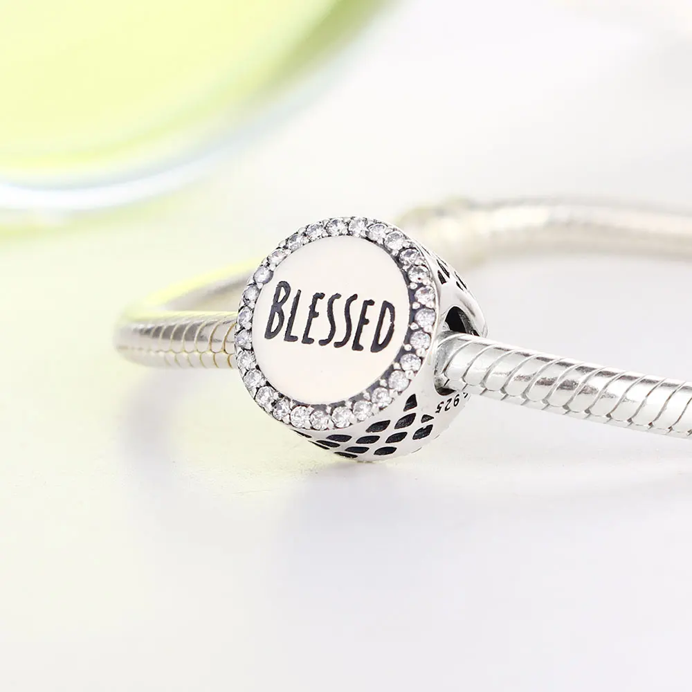 925 пробы серебряного цвета украшенный цирконием и бусинами подходит для