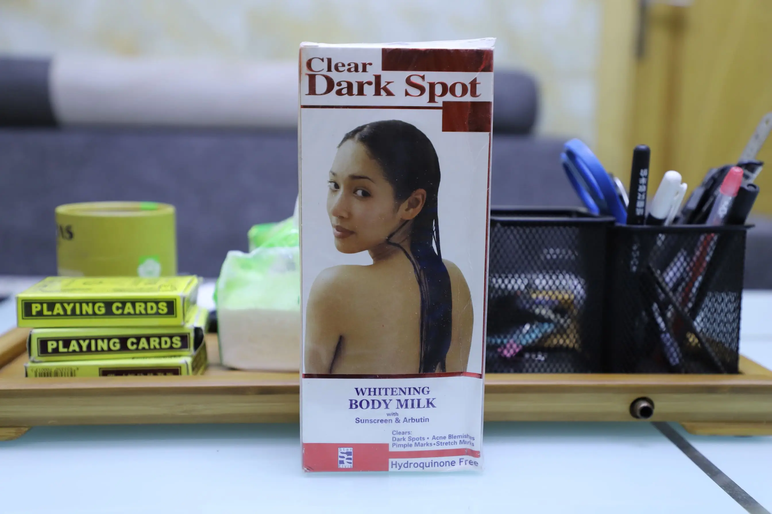 Отбеливающий лосьон для тела в темных пятнах | Солнцезащитный крем и арбутин/400 мл