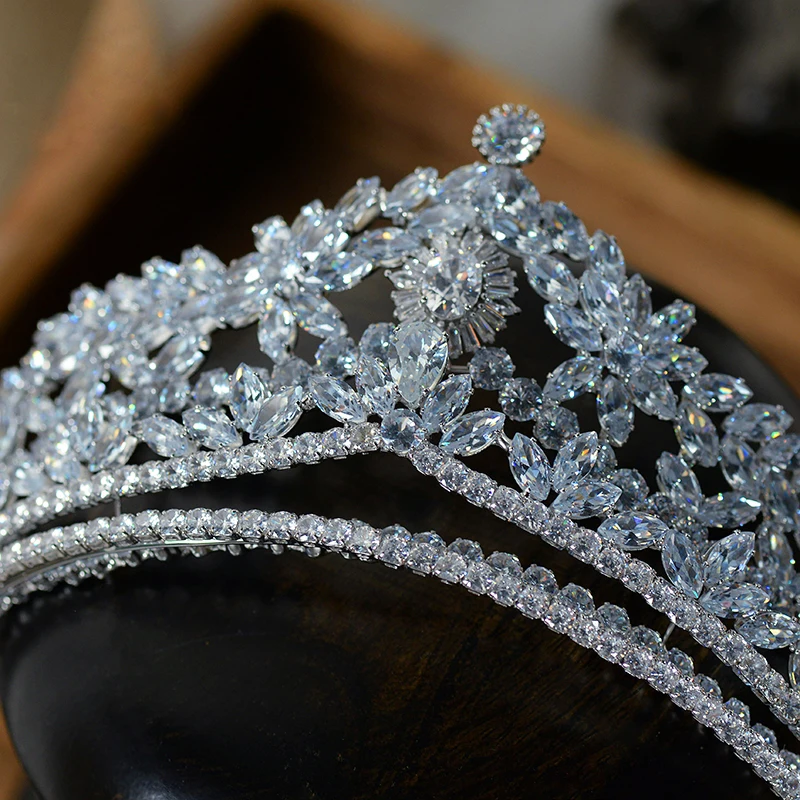 

Gorgeous Royal European Bridal Tiaras Headpieces Bride Headband Diadem Queen Wedding Hair Accessories