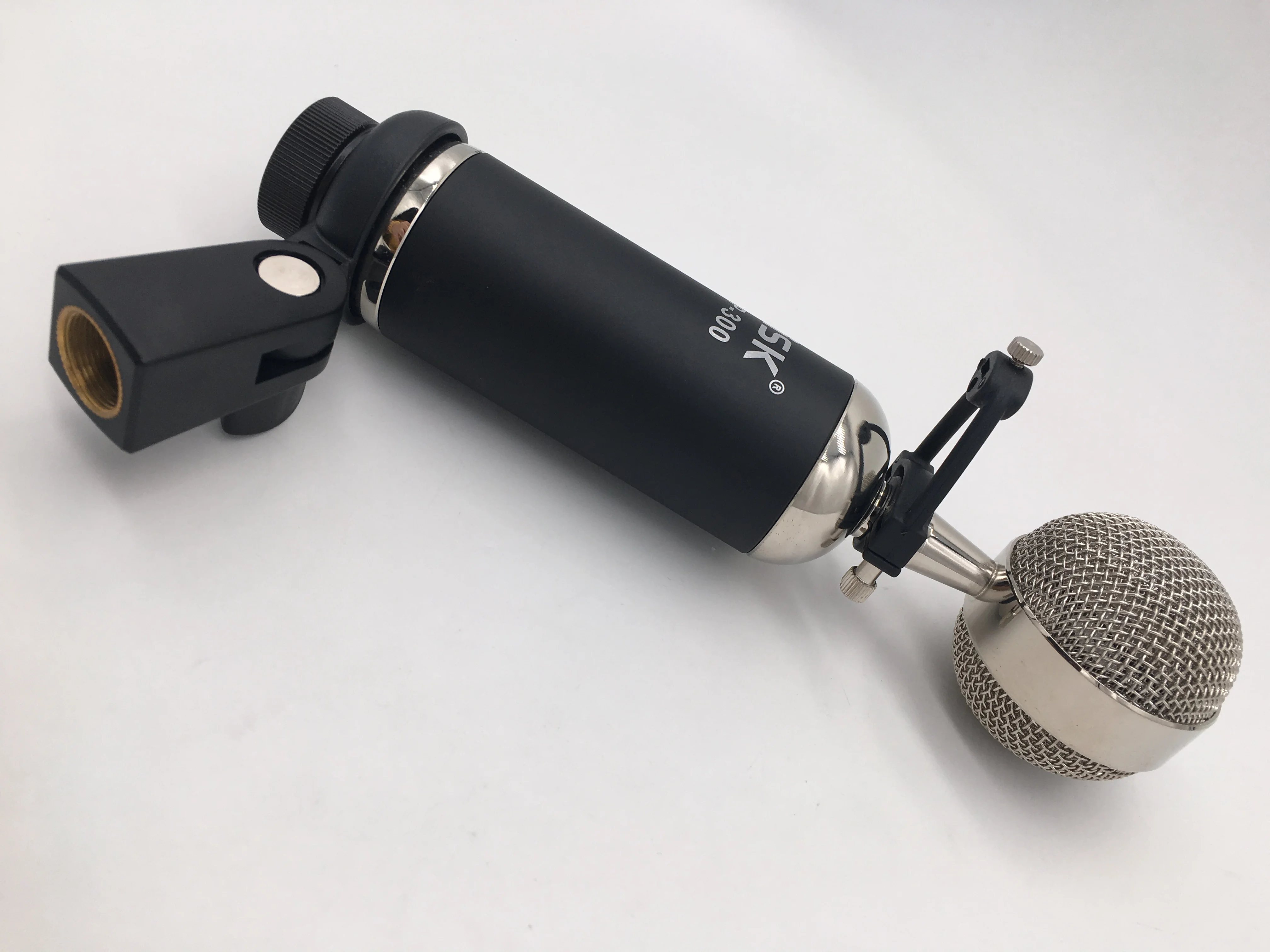 Микрофон ISK для компьютера и караоке профессиональный конденсаторный микрофон