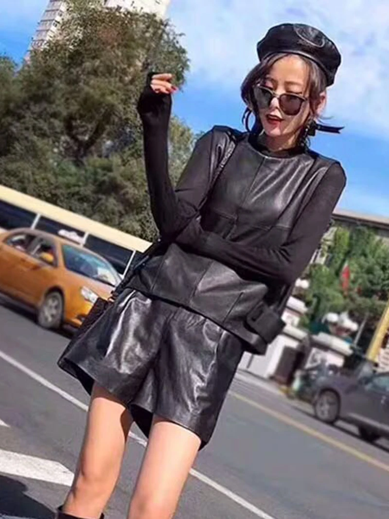 Фото Women Genuine Leather Waistcoat Sheepskin Loose Fit Pullover Sleeveless Jacket Lady Autumn Short Vest Streetwear Tops Женская одежда Women Genuine Leather Waistcoat Sheepskin Loose Fit Pullover Sleeveless Jacket Lady Autumn Short Vest Streetwear Tops Женская одежда