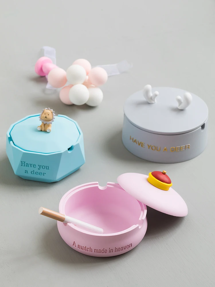

Ashtrays Gift for Boyfriend Creative Ashtray Desk Home Accessories Ash Tray Ashtray with Lid Ceramic Ashtray Ashtray Art Home
