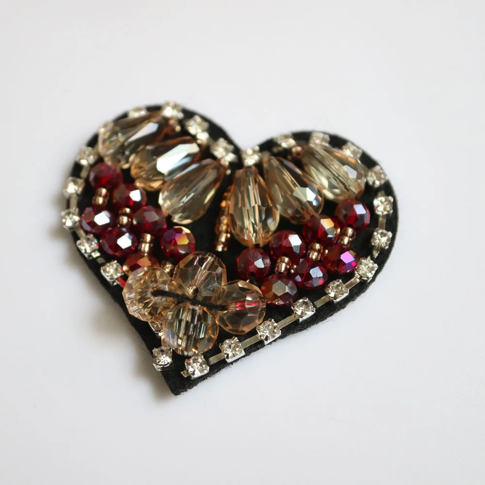 

Fashion 3D heart Rhinestone beaded patches for Clothing Sew on Sequin epaulette Applique decorative parches for clothes bag