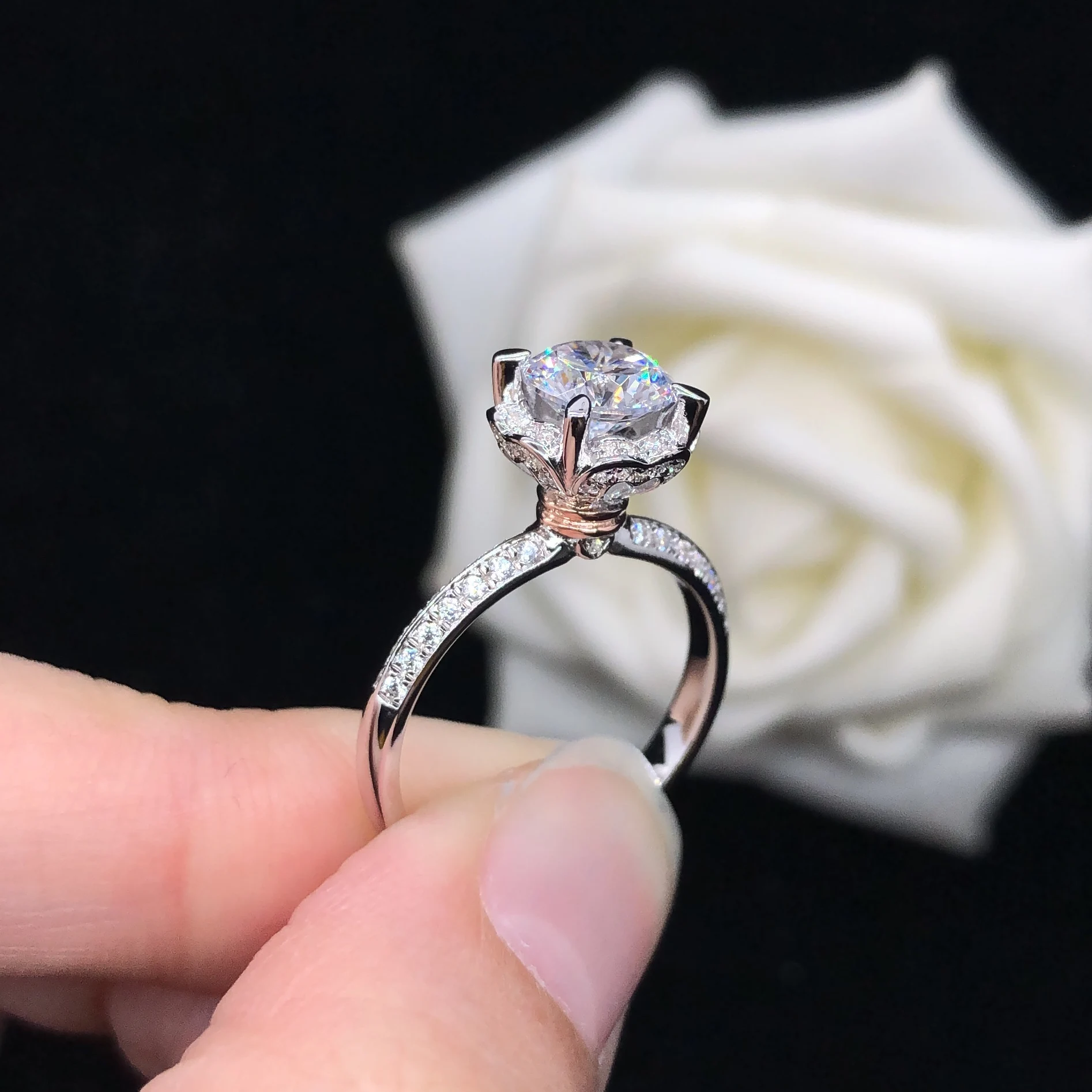 

Star-spangled 1Ct 6.5mm D Color VVS1 Moissanite Engagement Ring AU750 18K White Gold Ring Wedding Diamond Jewelry