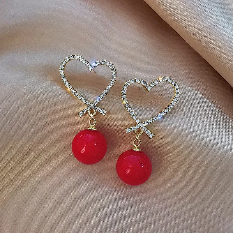 

Pearl Earrings Temperament Full of Diamond Heart-shaped Love Earrings Elegant Pearl Earrings Personalized Earrings Women