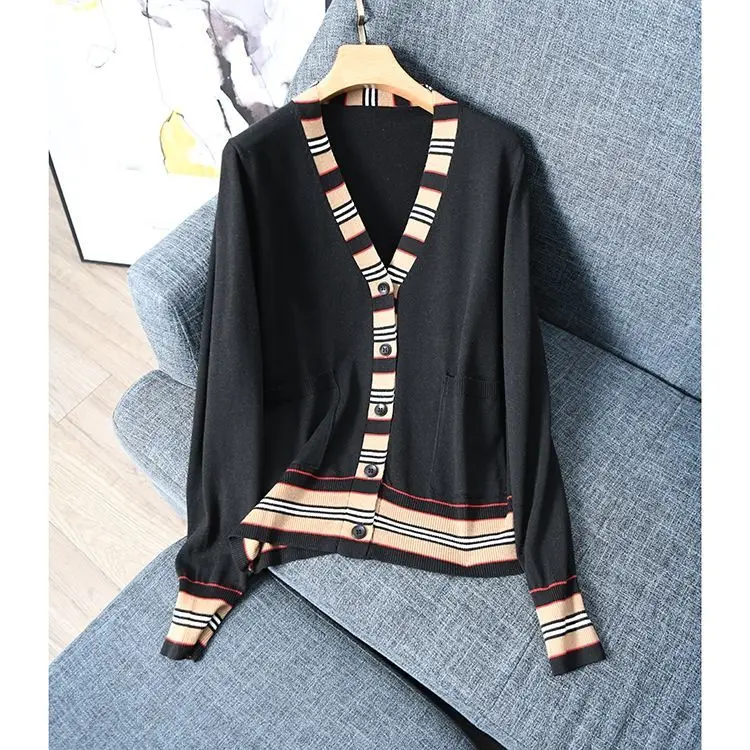 

2020 spring and autumn new knitted cardigan V-neck top women's spring and autumn fashion loose sweater coat women's fashion
