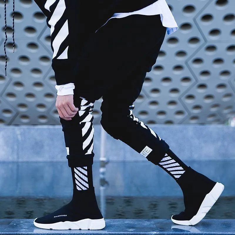 

1 Pair Streetwear Socks Men Stripe Compression Mens Sock White Black Cotton Warm Korean Funny Socks