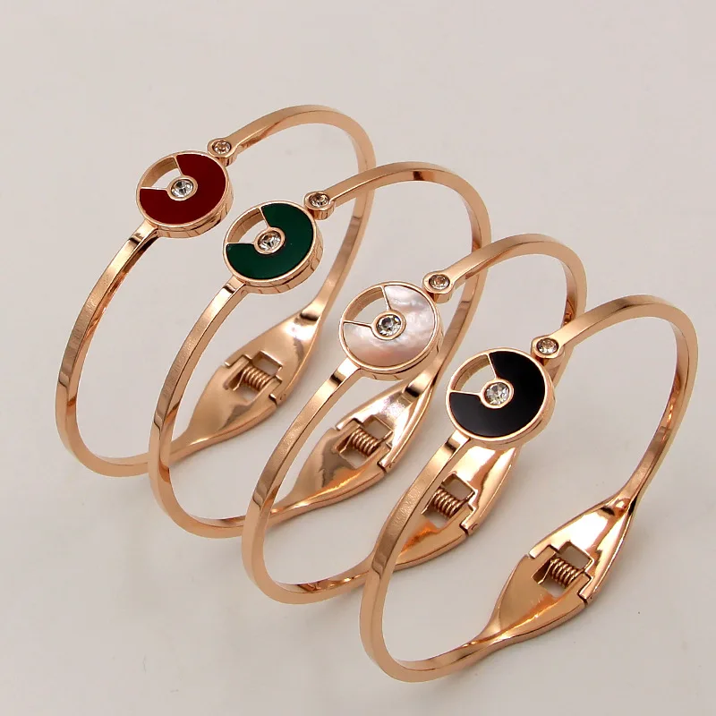 

Модный цветной браслет с летающей тарелкой и бриллиантами из розового золота, модный универсальный индивидуальный браслет из титановой ст...