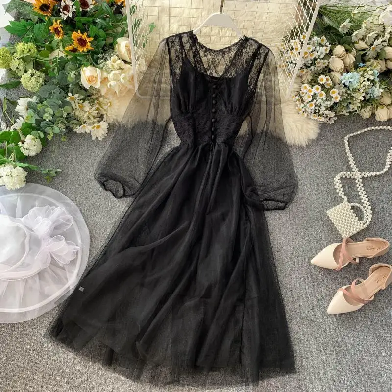 Женское кружевное платье с рукавами фонариками тонкое привлекательное