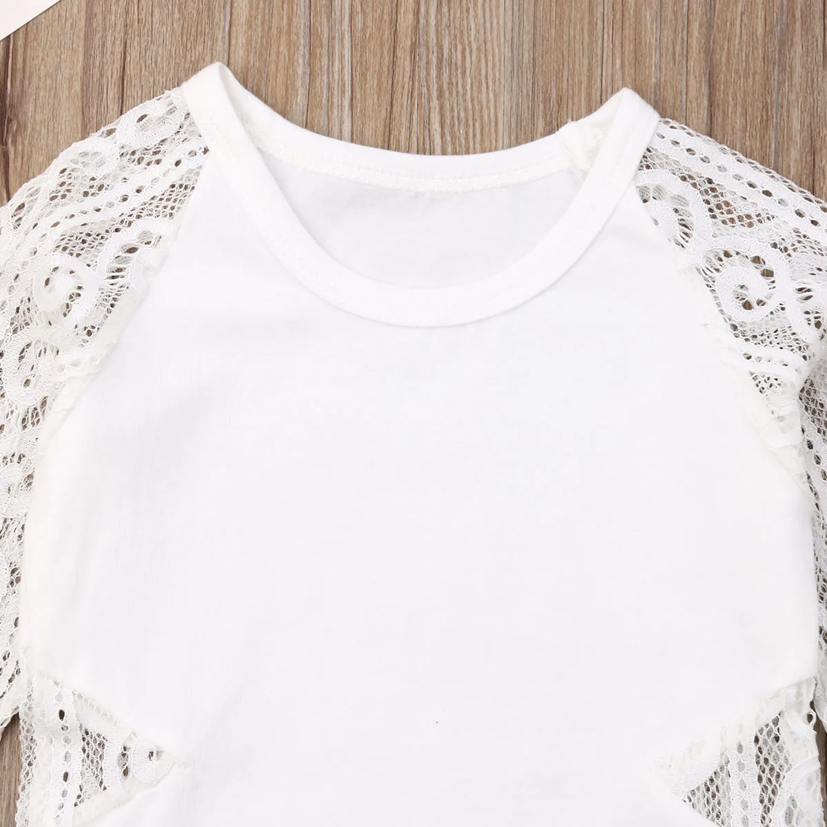 Детский кружевной комбинезон с длинным рукавом однотонный Осенний для