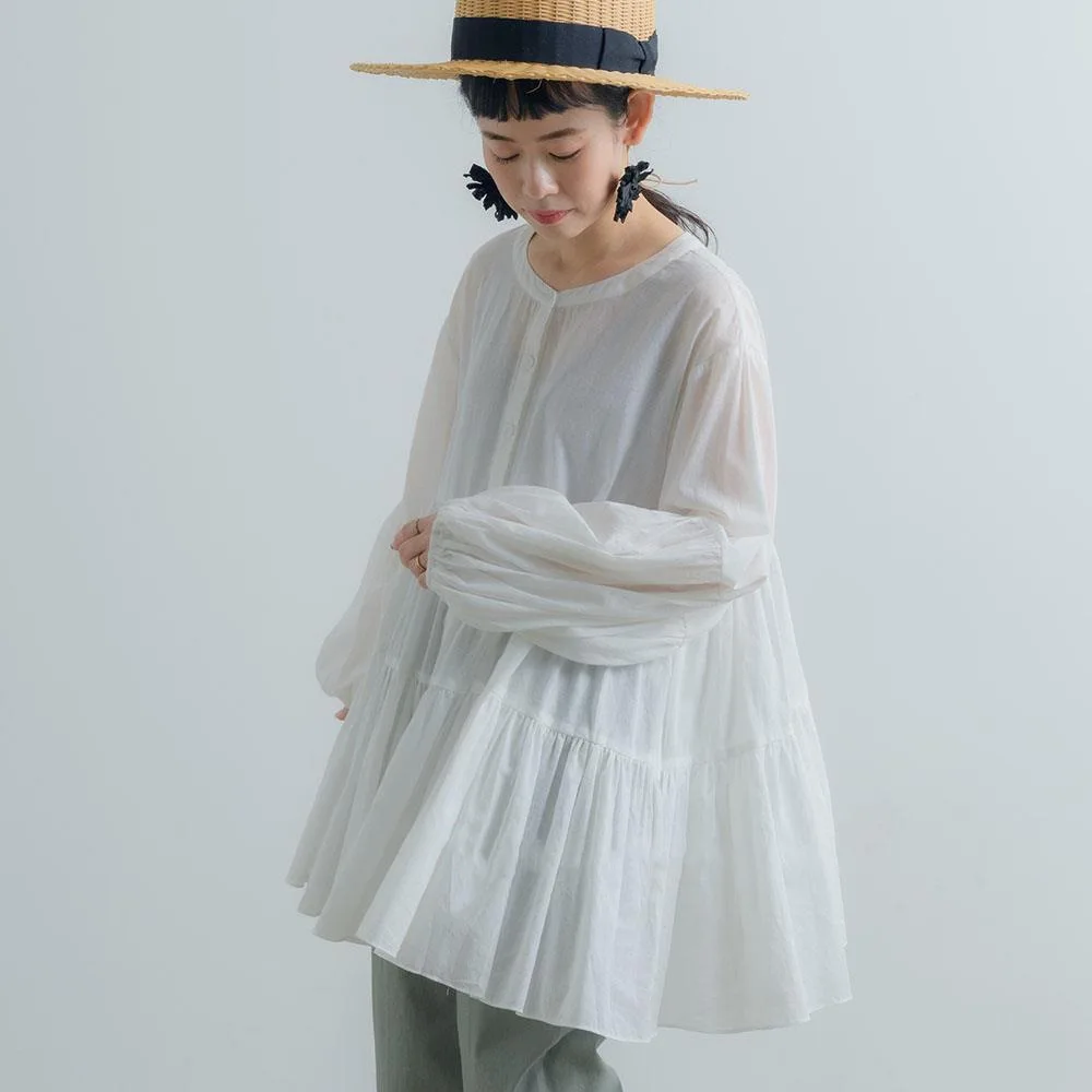 

Lady Top Black White Gray Yellow ShirT