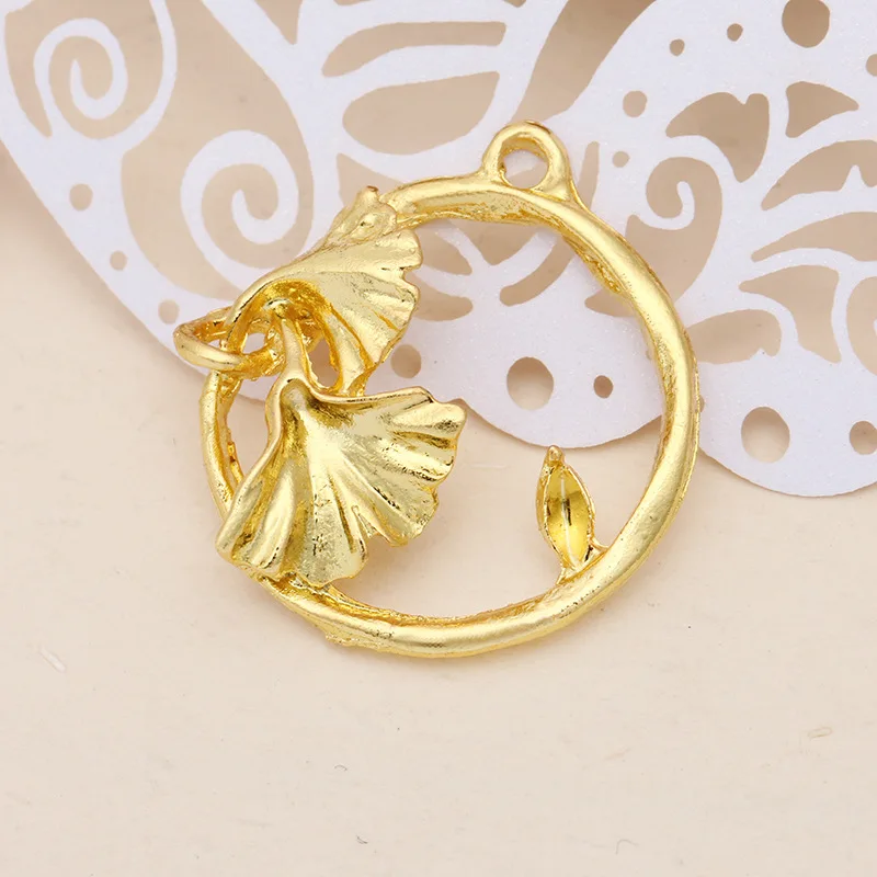 100 шт цинковый сплав металлический литой Gingko лист ветка Круг Подвеска Шарм