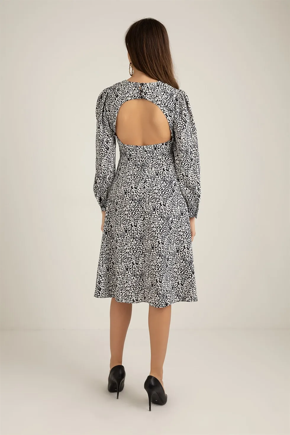 

Back Clear Patterned Dress-BLACK