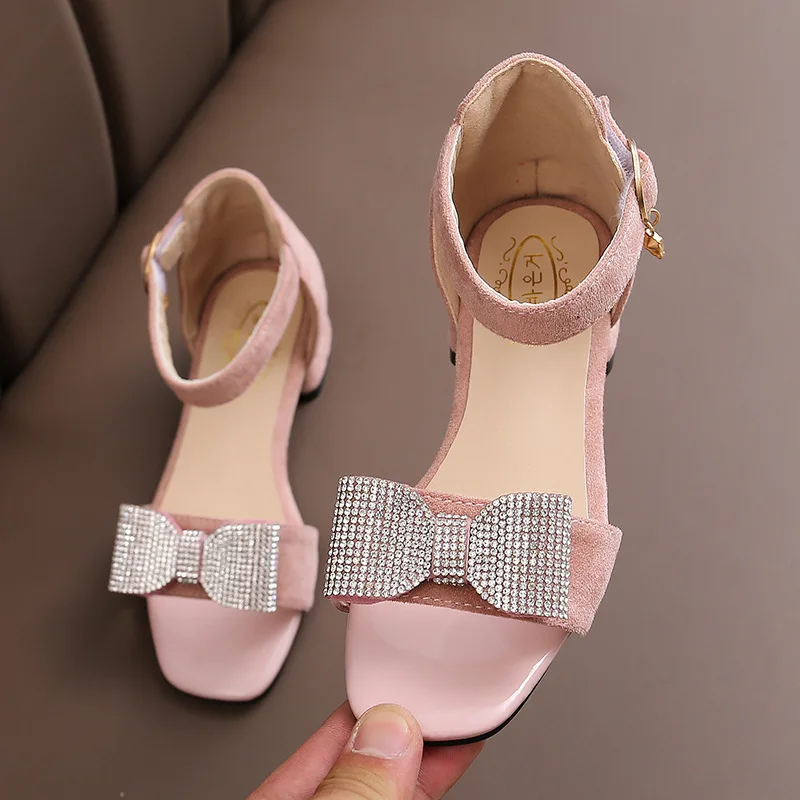 Модные детские летние босоножки принцессы со стразами и бантом для маленьких
