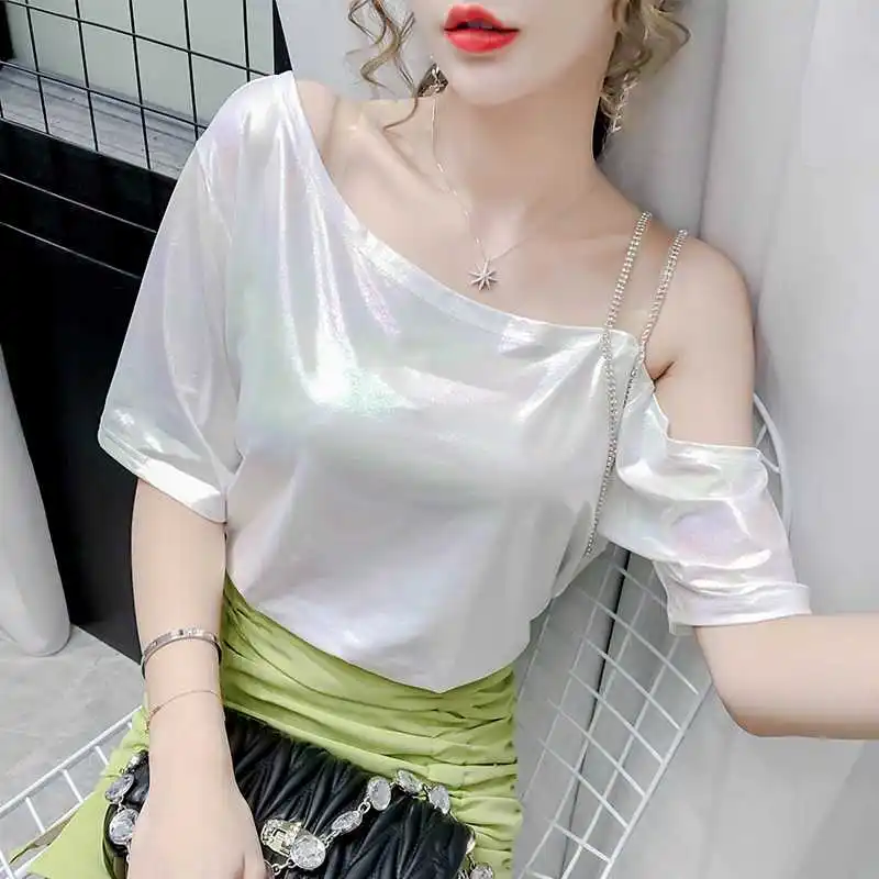 

Лето 2021, новый дизайн, маленькая рубашка в западном стиле, модная футболка с открытыми плечами, Женский пикантный Свободный Топ с коротким р...