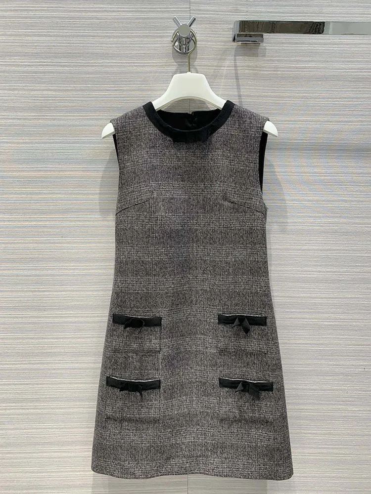 

Женское Короткое шерстяное платье с бантом, элегантное Брендовое элегантное платье-трапеция с коротким жилетом в клетку и четырьмя кармана...