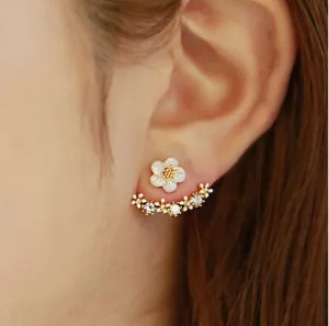 

Korean small daisy women's earrings, women's fashion imitation pearls, flowers, high-end female jewelry, girls gift accessories
