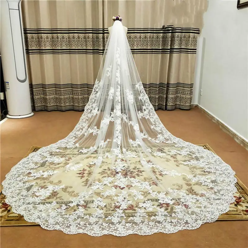 

Stylish Beaded Wedding Veils Lace Appliqued Edge 3M Long Cathedral Length Sequined Bridal Veil Tulle With Comb Hair Accessories