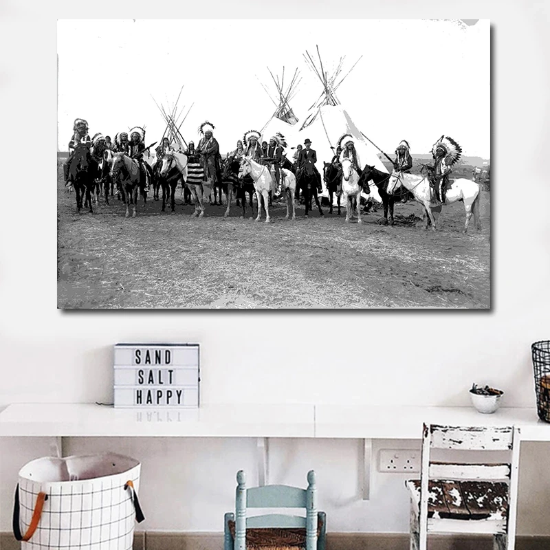 

Indians Wearing Indian Costumes and Riding on Horses. Black and White Canvas Paintings Are Printed As Home Decorations.