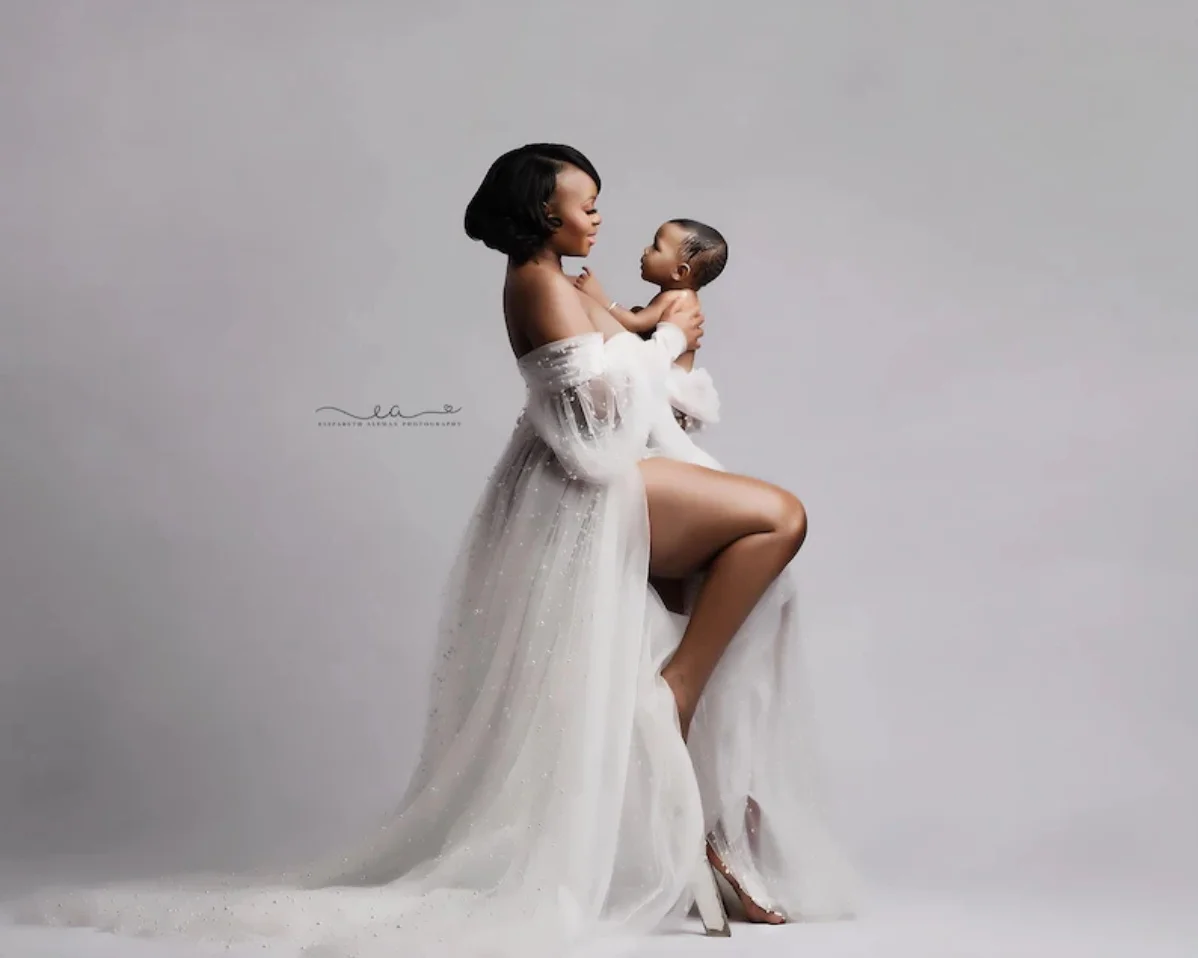 Жемчужные тюлевые платья для беременных с открытыми плечами ТРАПЕЦИЕВИДНОЕ