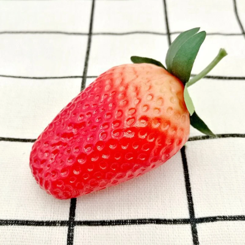 

10/20Pcs Artificial Fruit DIY Artificial Strawberry Kindergarten Plastic Fake Fruit For Christmas Home Wedding Decoration