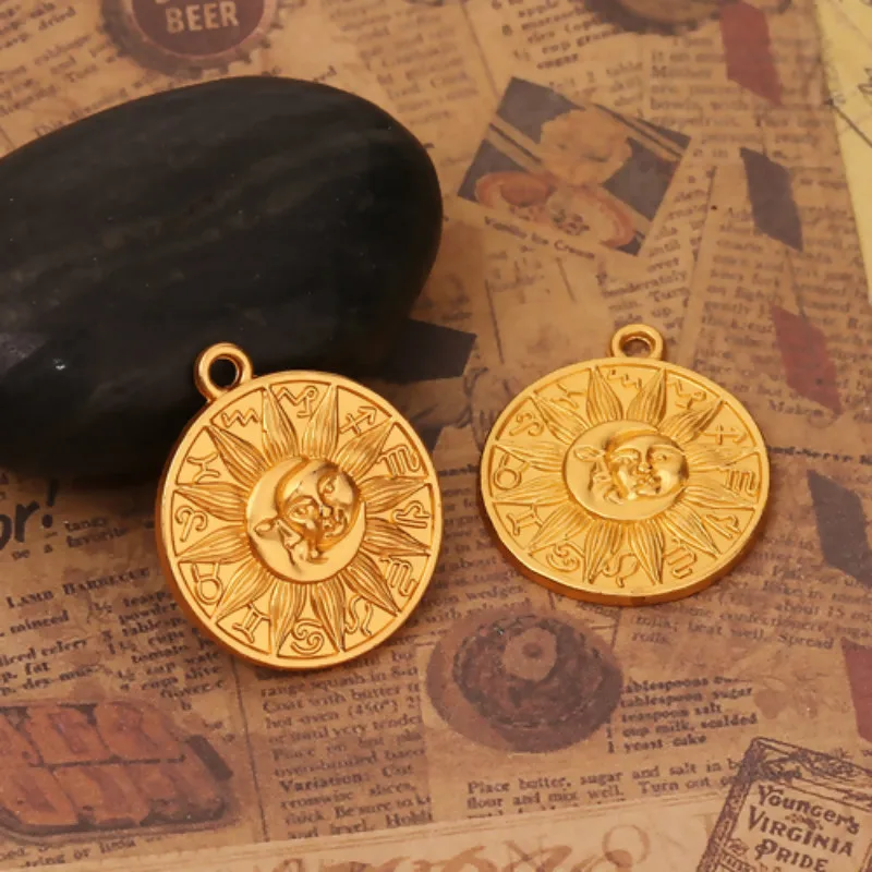 

8seasons Vintage Zinc Based Alloy Charms Round Matt Gold Color Sun And Moon Face Pendants Jewelry 29mm(1 1/8") x 25mm(1"), 5 PCs