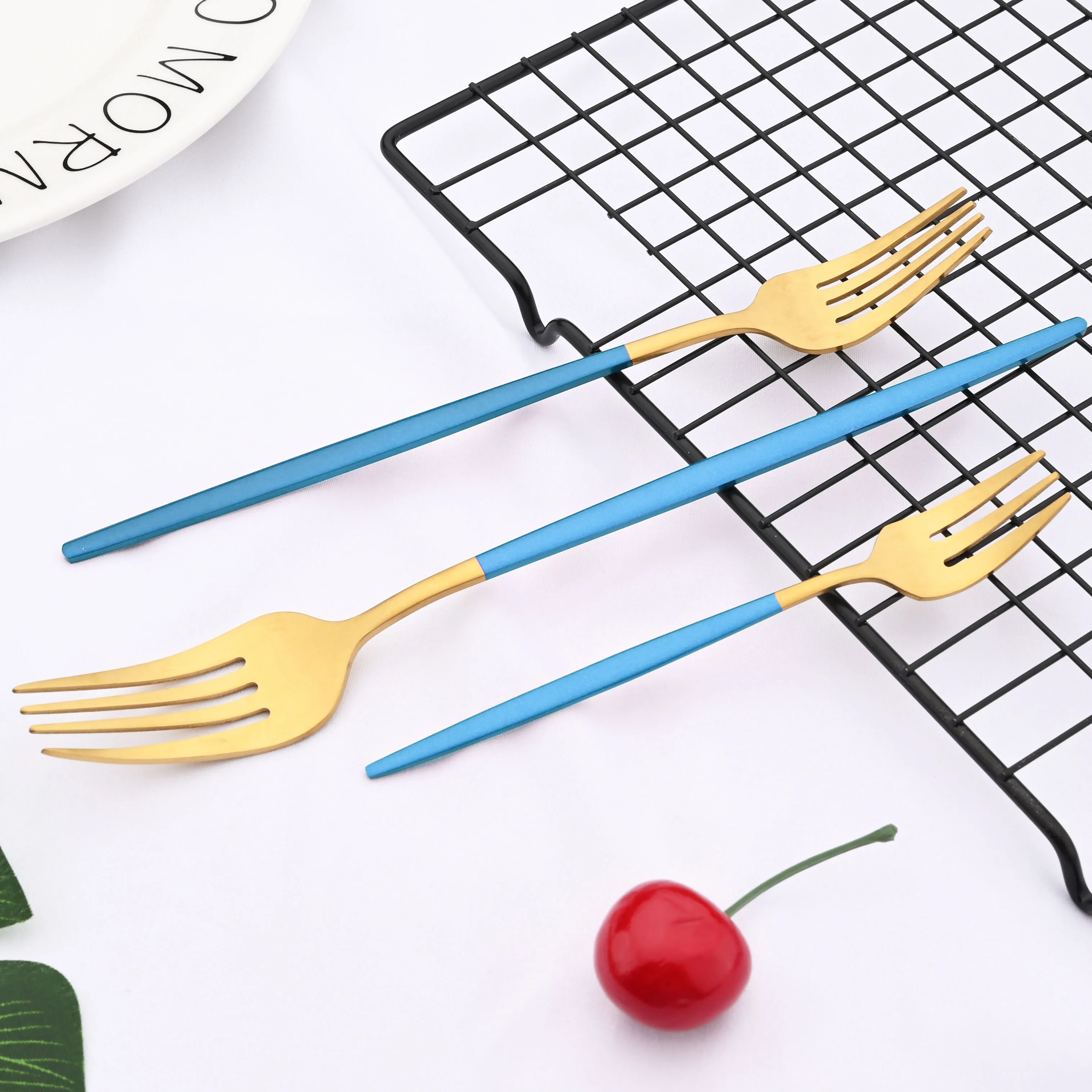 Набор столовых приборов из нержавеющей стали цвет синий/золотой | Дом и сад