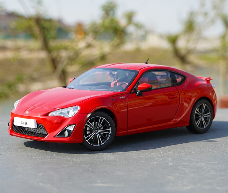 1/18 TOYOTA GT86 гоночный автомобиль литые модели автомобилей игрушки для мальчиков и