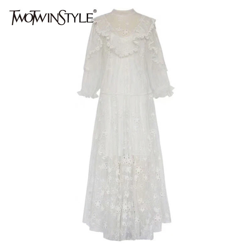 Платье с вышивкой TWOTWINSTYLE летнее длинное высокой талией и рукавами-фонариками |