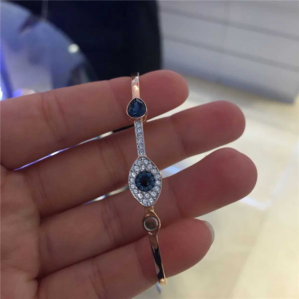

QSJIE High Quality SWA11 Best Material. Charming Eyes Women's Bracelet fashion jewelry