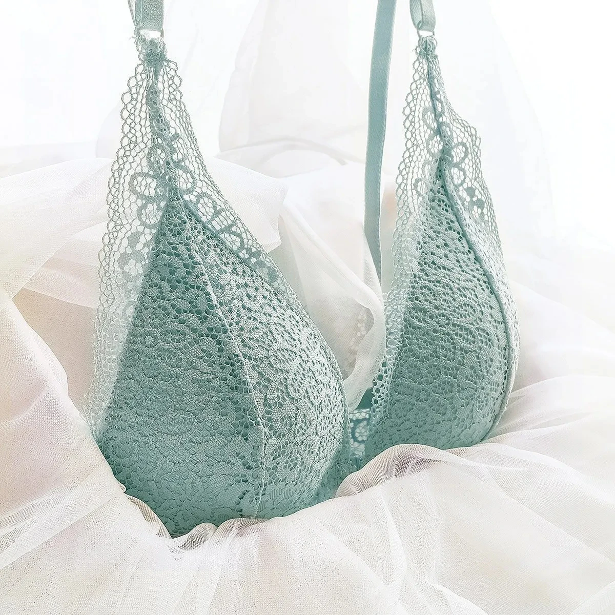 

Plus Size Bra Seamless Bras For Women Underwear Sexy Lace Brassiere Push Up Bralette With Pad Vest Top Bra Set