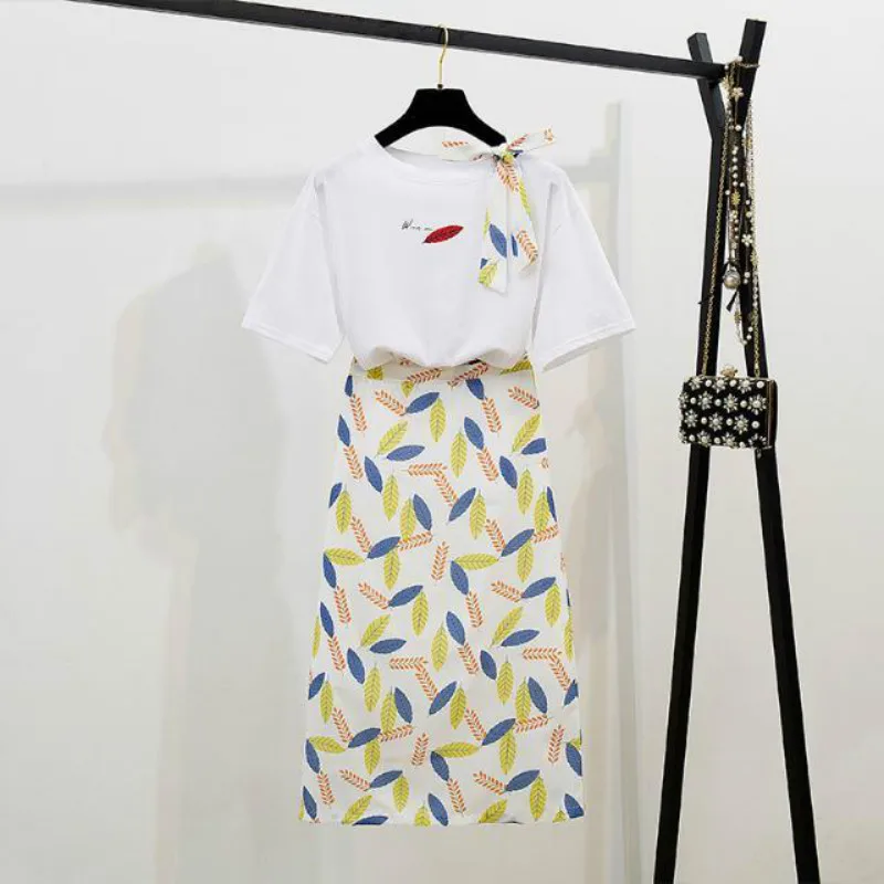 

2020 Summer Women New Skirt and Top Set Bow Tie T-shirt + Leaves Printing Chiffon Skirt Two Pieces Girls Lady Slim Skirts Sets