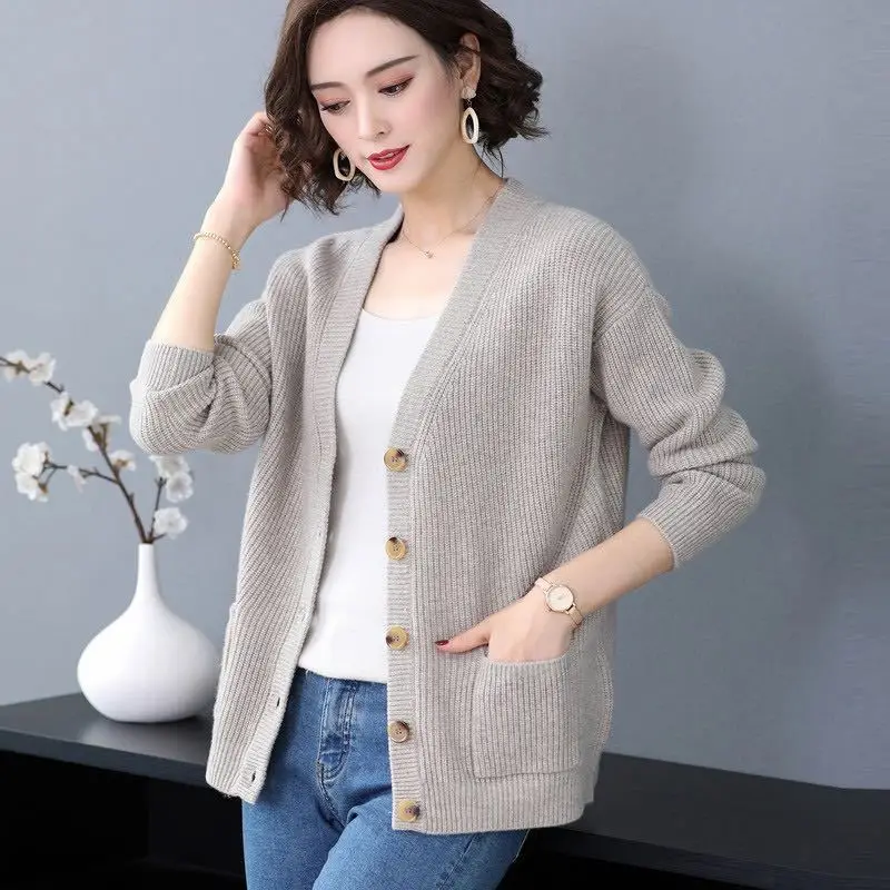 

Ladies Long Sleeve V-neck Sweater Cardigan 2022 Spring And Autumn Fashion Pocket Solid Color Knitted Top Jacket Women