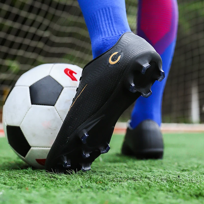 Мужская футбольная обувь бутсы длинные шипы короткие дышащие массажные мужские