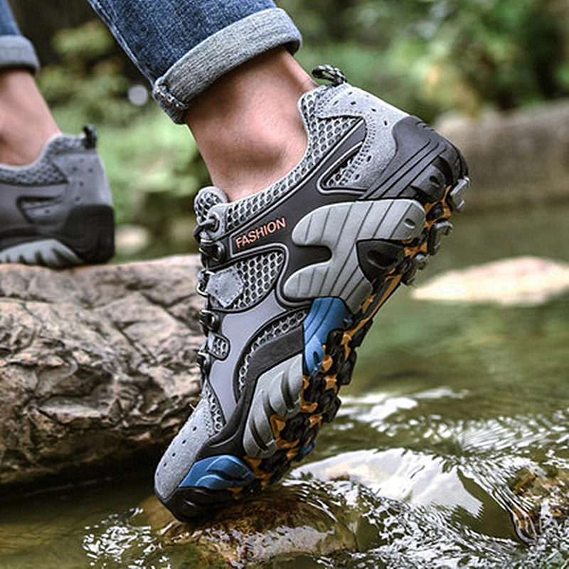 

2019 Men Outdoor Adventure Hiking Shoes for Mountaineer Hunter Anti Collision Waterproof Climbing Mountain Sport Sneakers