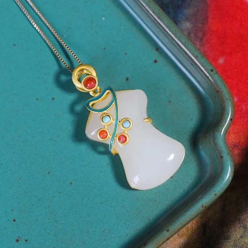 

Chinese Style Hetian Jade Cheongsam Pendant Vintage Sterling Silver Cloisonne Enamel Necklace Exquisite Elegant Clavicle Chain