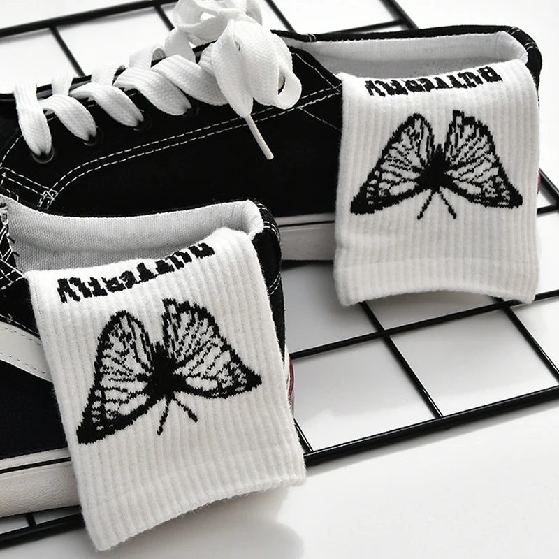 

Butterfly Socks Streetwear Middle Tube Crew Socks Hiphop Skateboard Sports Run Socks Harajuku street Funny Cotton Long Socks