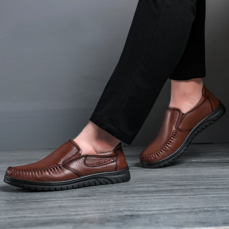 

Italian style Men Casual Shoes Genuine Leather Men Loafers slip on Moccasins Men's Flats Breathable Male Driving Shoes men