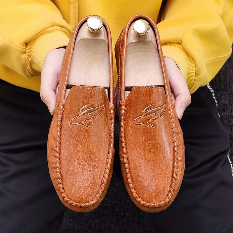 

Brand Men's Leather Shoes Autumn Men's Casual Shoes Breathable Lightweight Black Sports Shoes Driving Shoes Business Men's Shoes