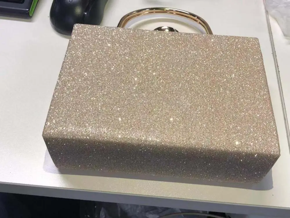 Блестящая сумка футляр цвета шампанского вечерний клатч из бутика с кристаллами
