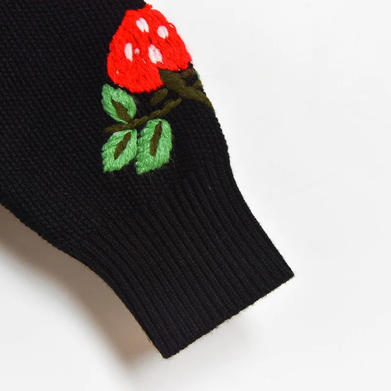 

Autumn Winter New Cardigan Sweater Women Heavy Hand Embroidery Strawberry Round Neck Black Knitted Sweater Cardigan Female